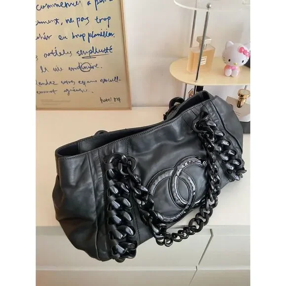 Chanel Women Pre-Loved Bag Very Good Condition - Picture 6 of 9